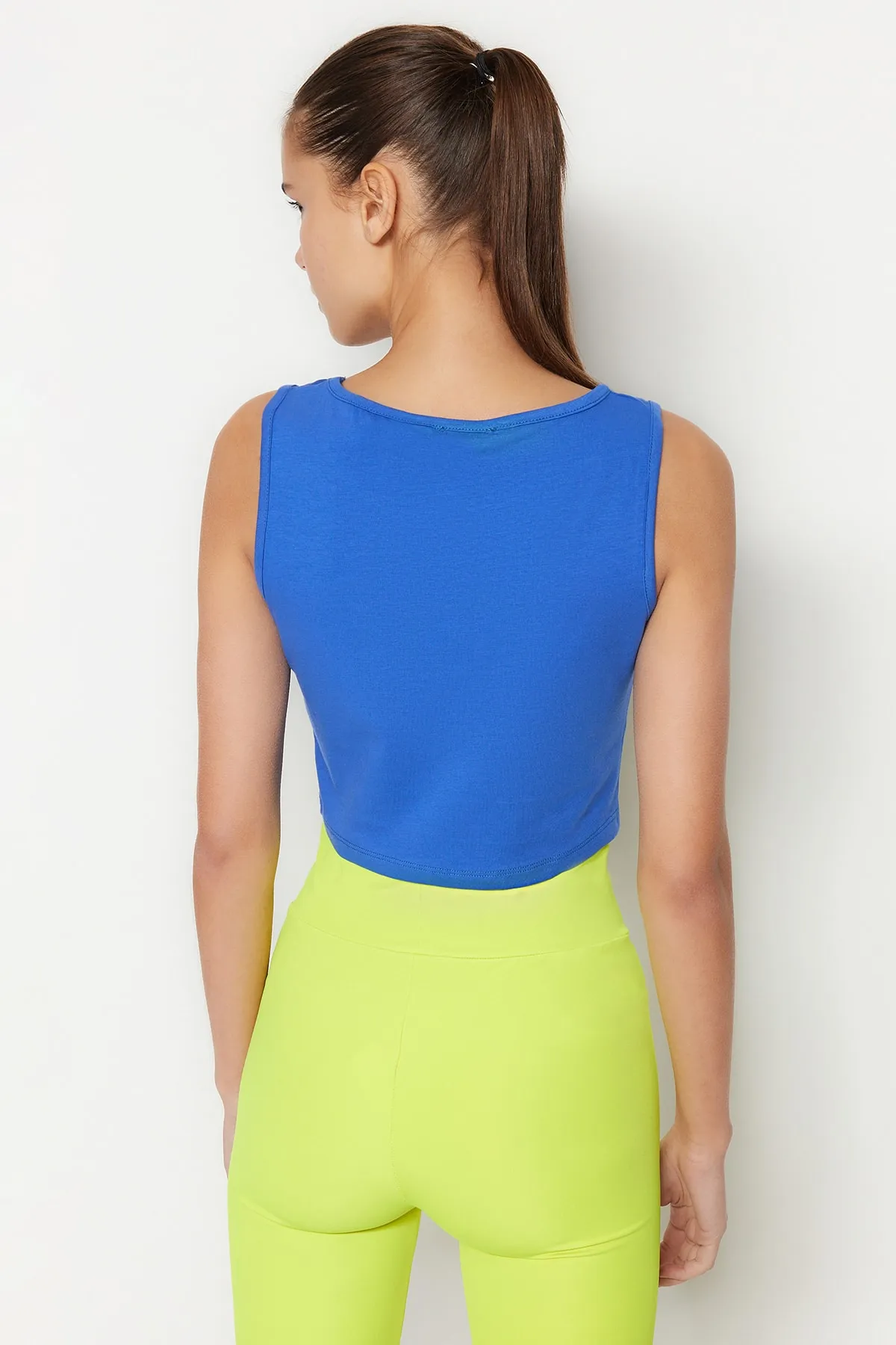 Trendyol Collection  Blaues Crop 2-lagiges gestricktes Sport-T-Shirt THMSS23TS00001