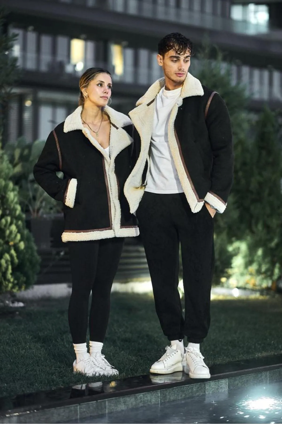 SONREİR  UNISEX-ULTRA-OVERSIZE-MANTEL MIT STICK-DETAIL