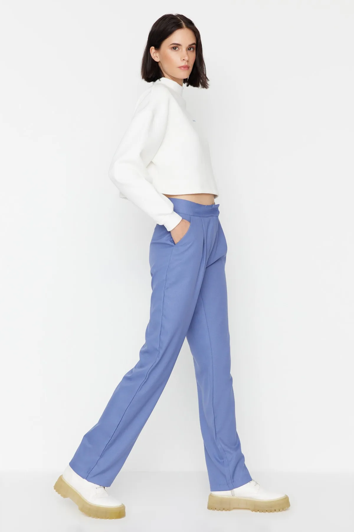 Trendyol Collection  Blaue, plissierte Webhose mit weitem Bein TWOSS19WX0017