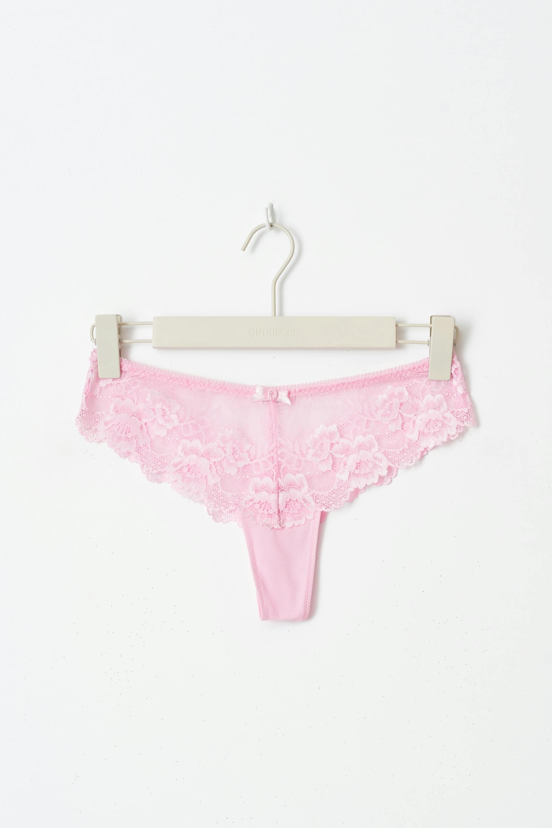 Lace string