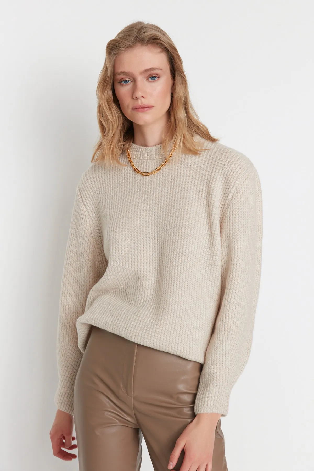 Trendyol Collection  Stone Wide Fit Basic-Strickpullover mit weicher Textur TWOAW20FV0142