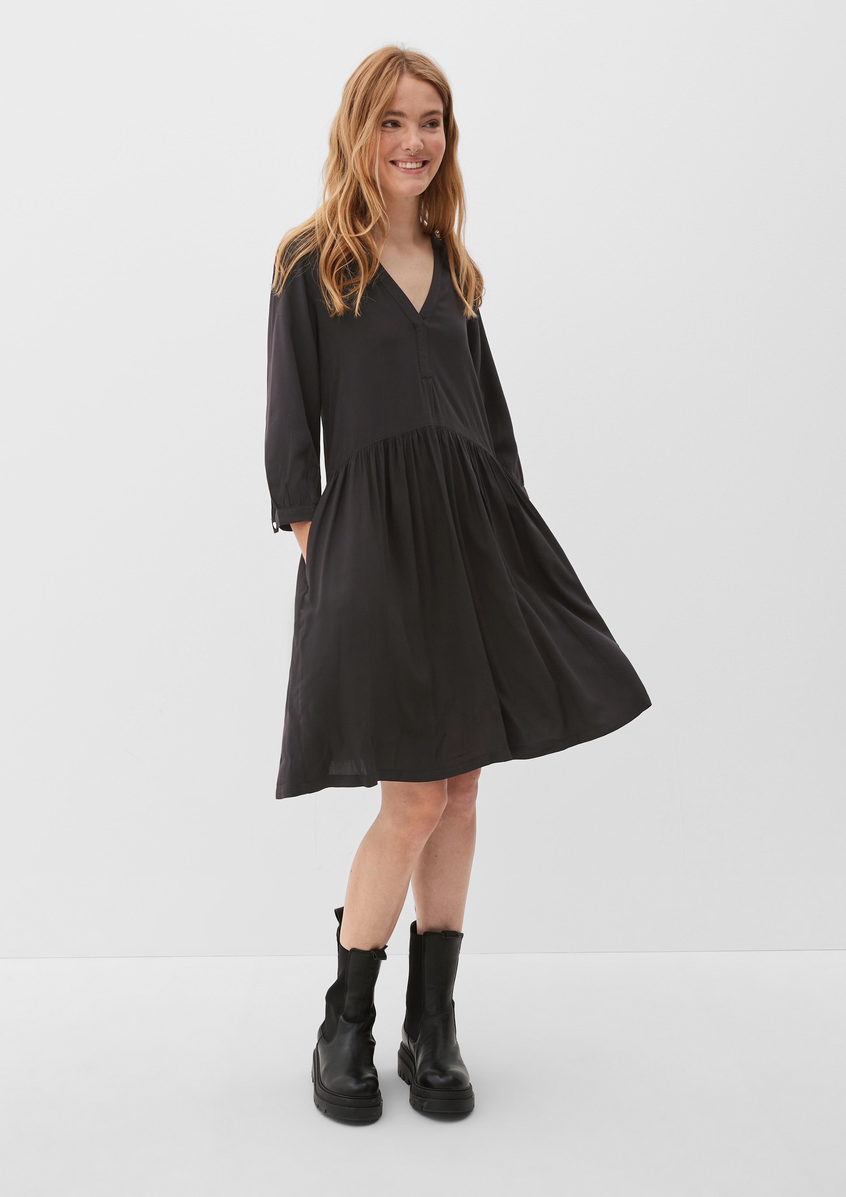 Viskose-Kleid mit modischer Raffung  2117900-9999