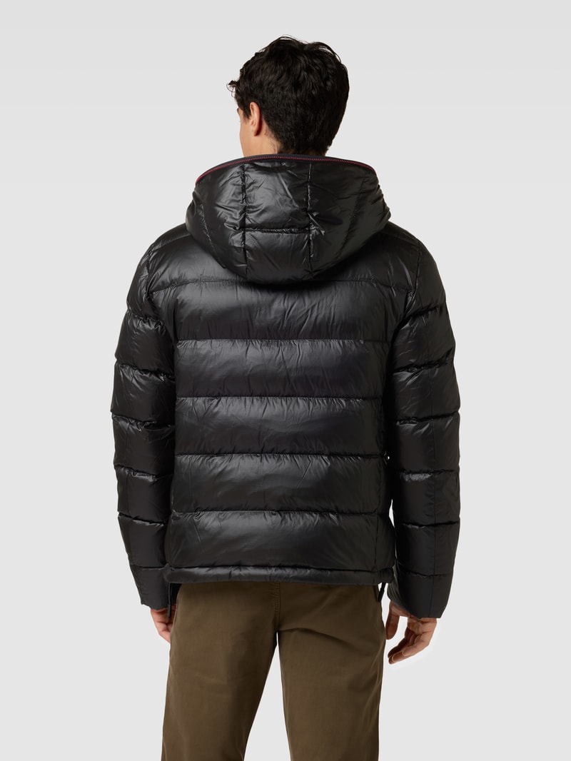 Steppjacke mit Kapuze Modell 'HONOVA NR 02' in schwarz