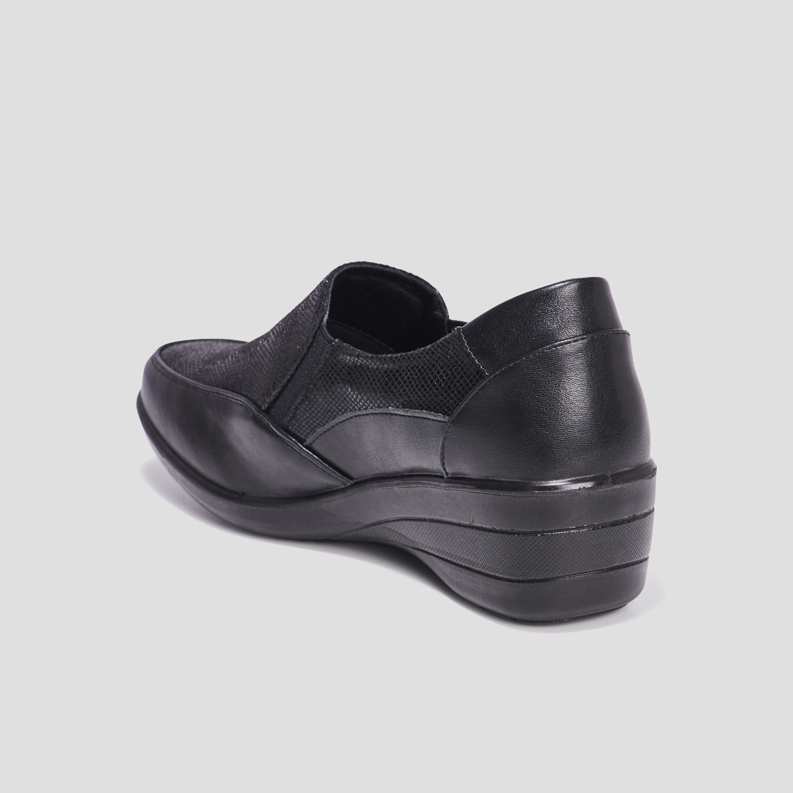 Loafers pied large Confortissimo noir femme | La Halle