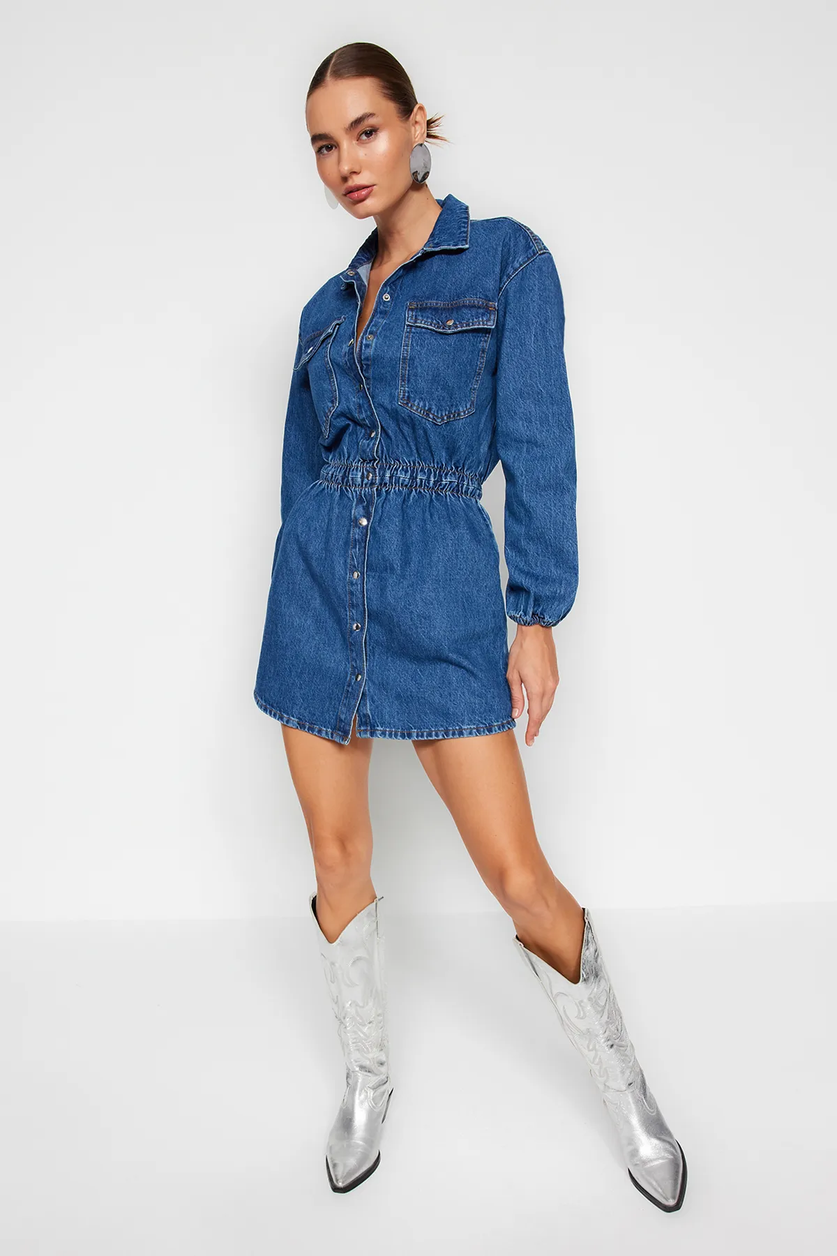 Trendyol Collection  Blaues Denim-Abendkleid mit elastischer Taille TPRAW23EL00419