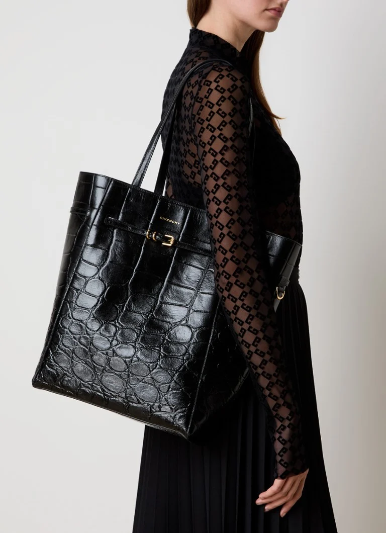 Geantă de umăr Givenchy Voyou Nord-Sud de dimensiuni medii, din piele de vițel cu efect de crocodil.