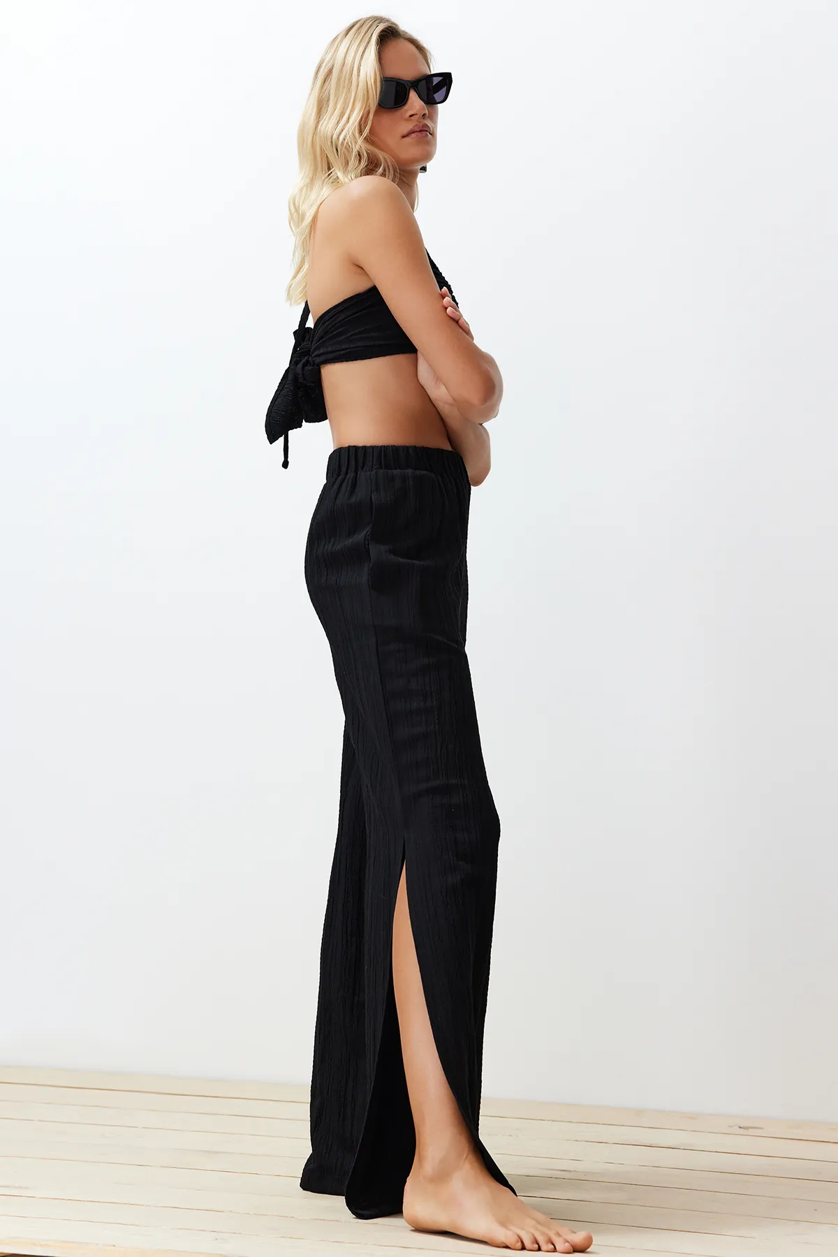 Trendyol Collection  Schwarz gewebtes Blusen- und Hosenset aus Leinenmischung TBESS24AU00030