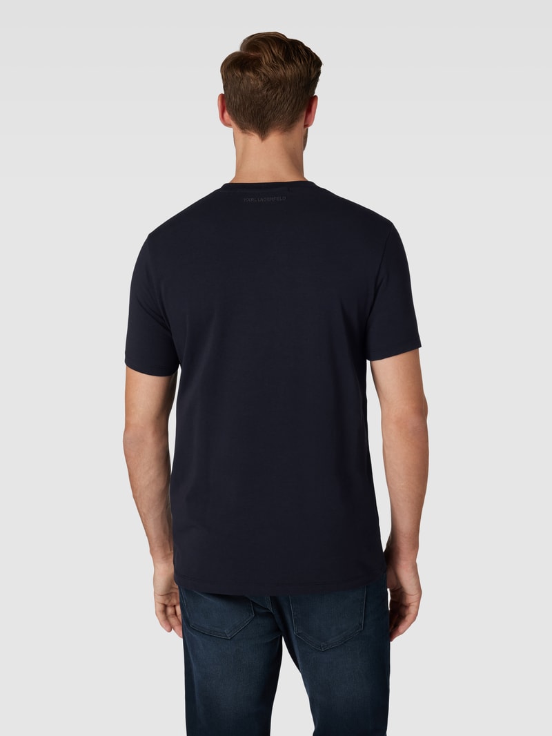 T-Shirt mit Motiv-Patch in marineblau