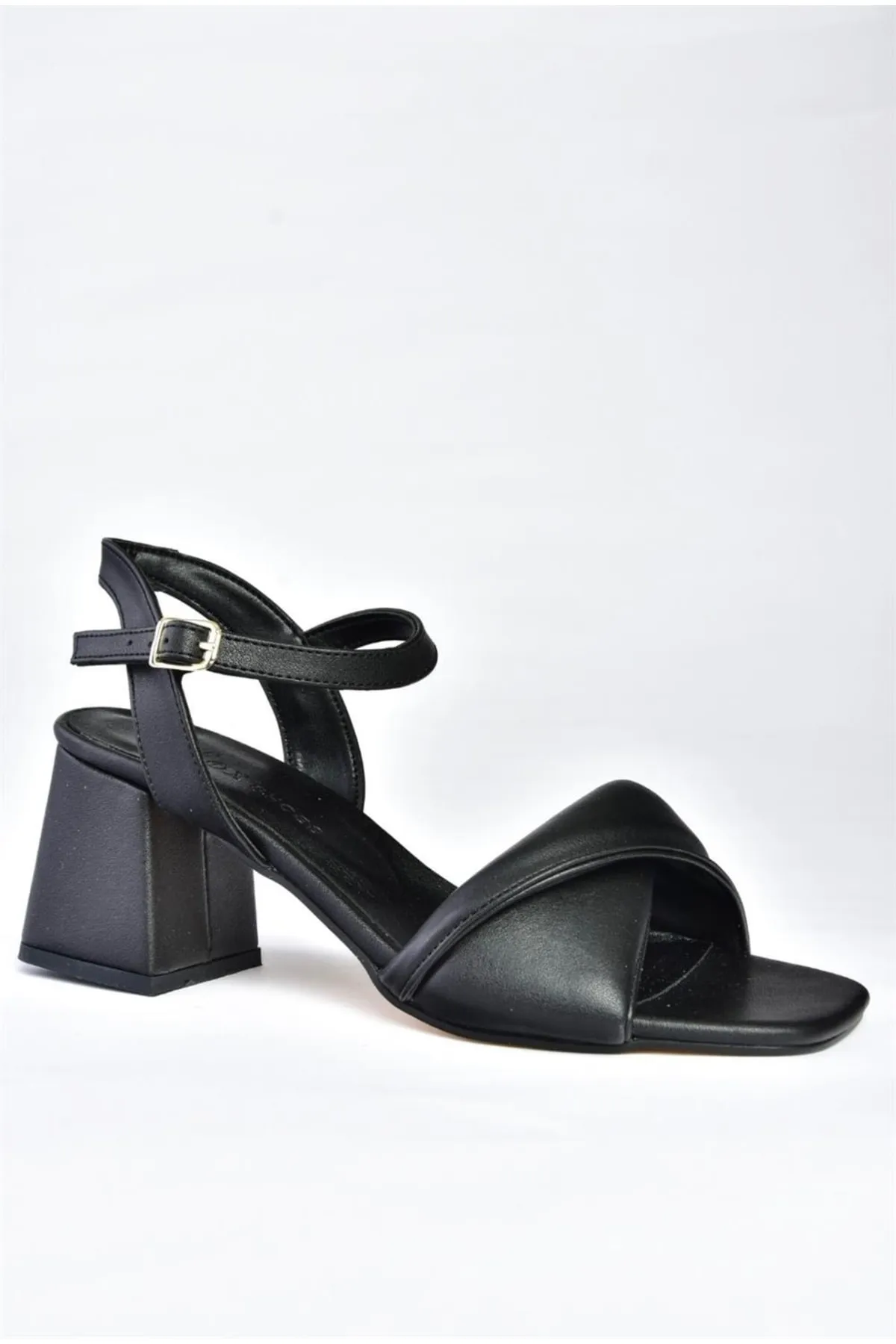 Fox Shoes  P713084109 Schwarze, lässige Damenschuhe mit dickem Absatz
