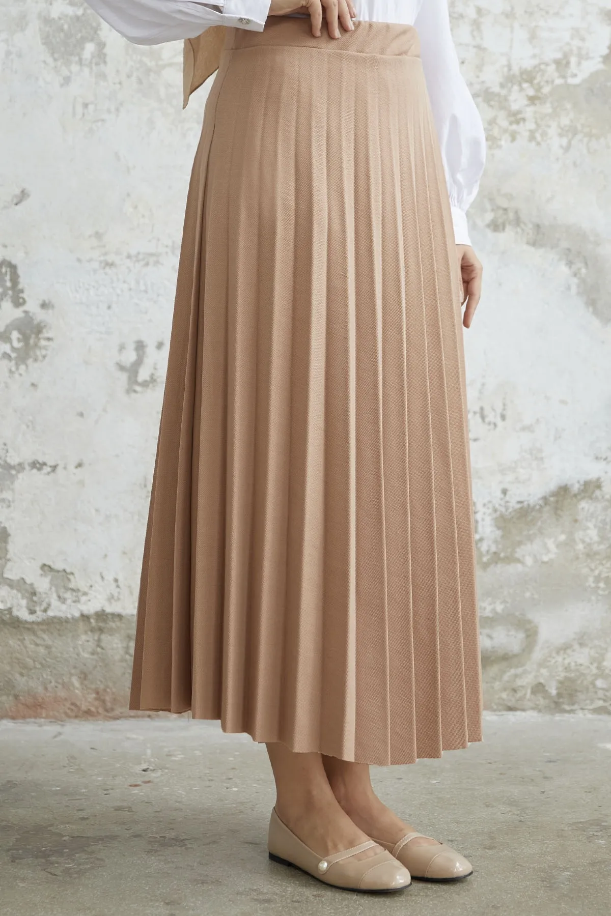 InStyle  Luisa Taillen-elastischer Faltenrock – Beige