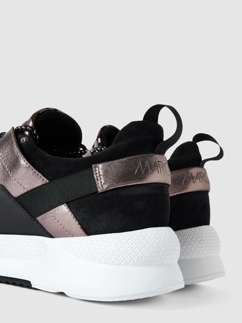 Sneaker mit Label-Detail in anthrazit