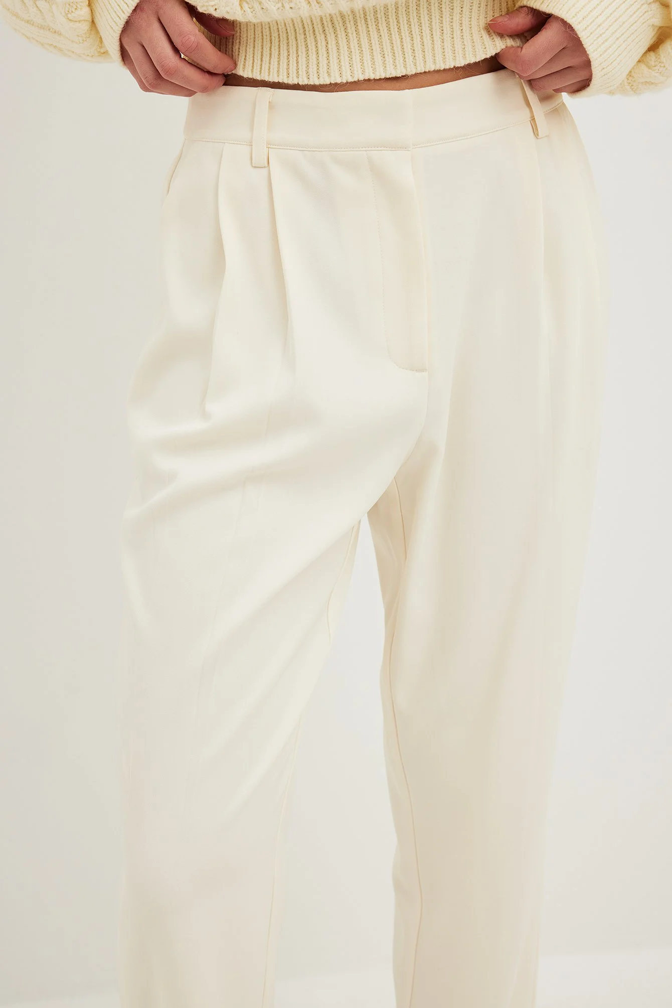 Crop-Hose mit hoher Taille