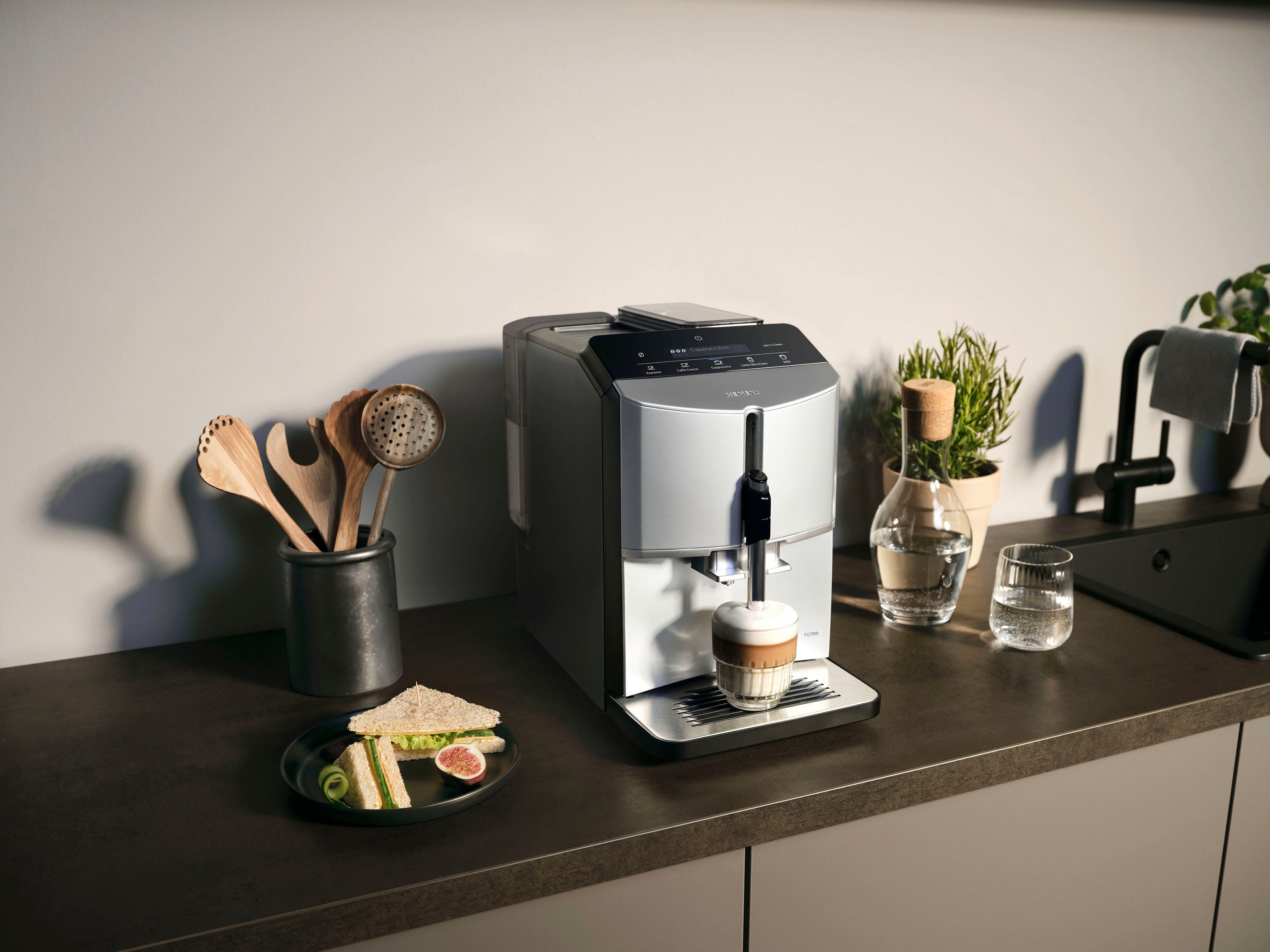 SIEMENS Kaffeevollautomat TF303E01, Daylight silver