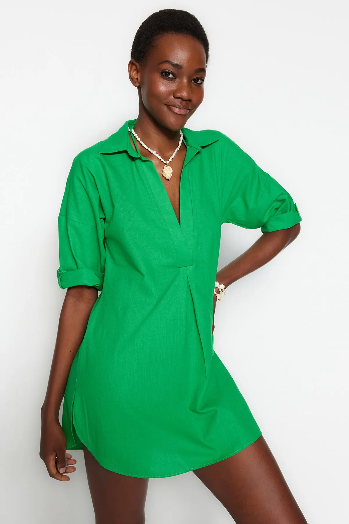 Trendyol Collection  Hellgrünes Mini-Strandkleid aus 100 % gewebter Baumwolle TBESS21EL3979