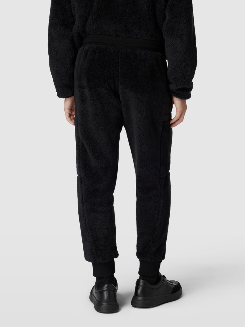 Sweatpants mit Teddyfell in schwarz