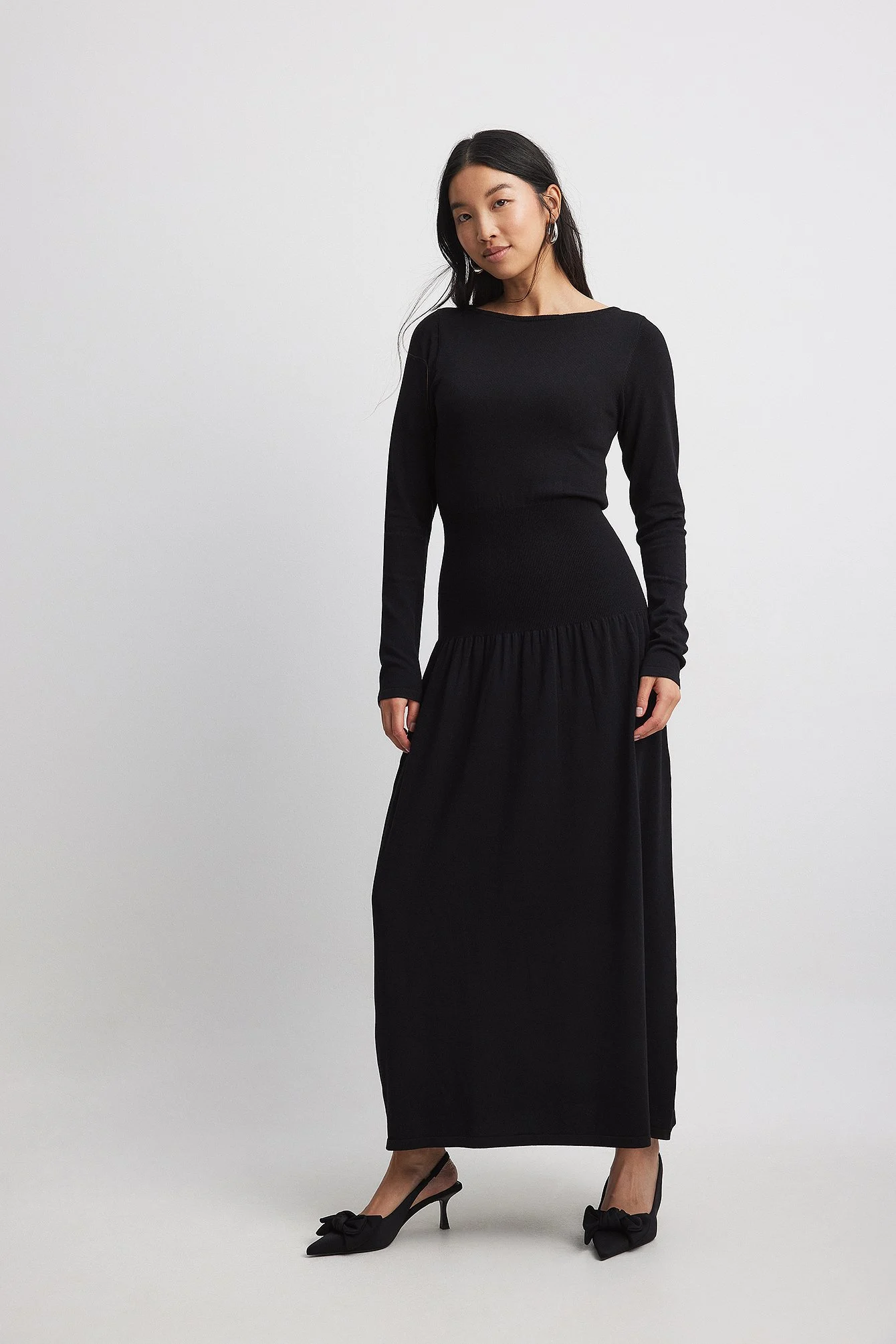 Strick-Maxikleid mit Taillendetail