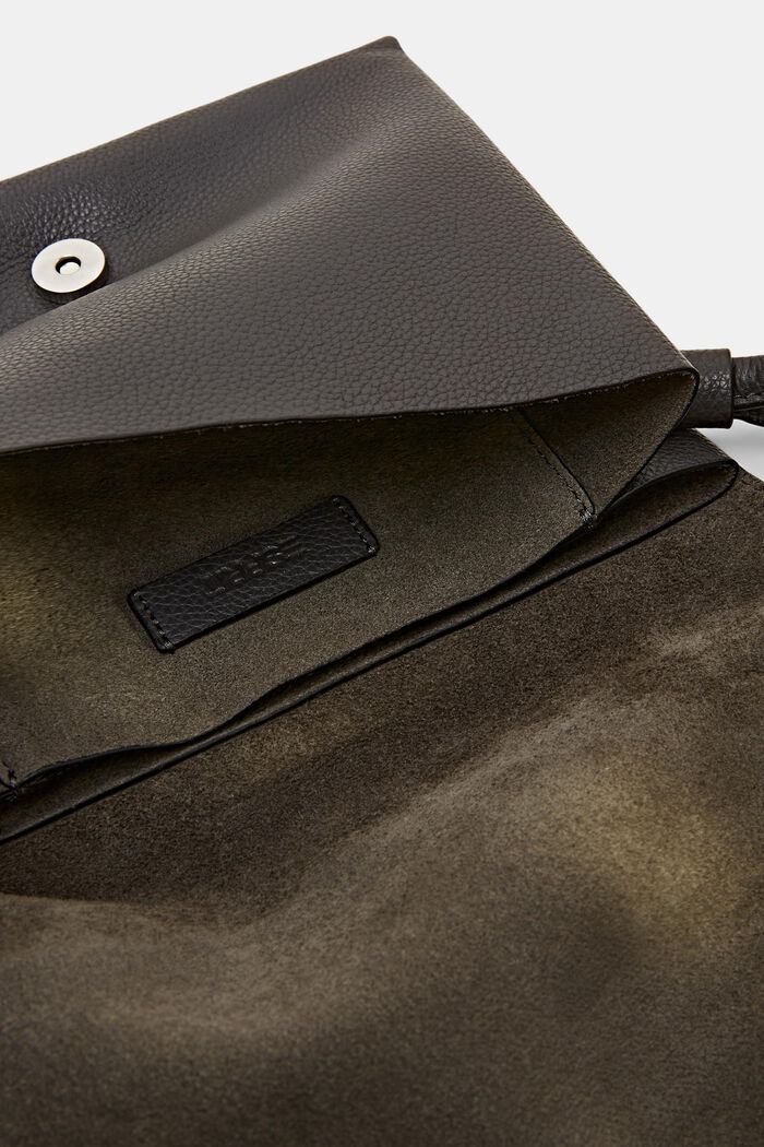 Kleine Umschlagtasche aus Leder