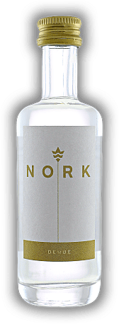 NORK Derbe 0,05 Liter NORK Derbe 0,05 Liter Dieser Doppelkorn ist eine echte Aroma-Keule mit derbe viel Geschmack. 0,05	 Liter - Vol 39%