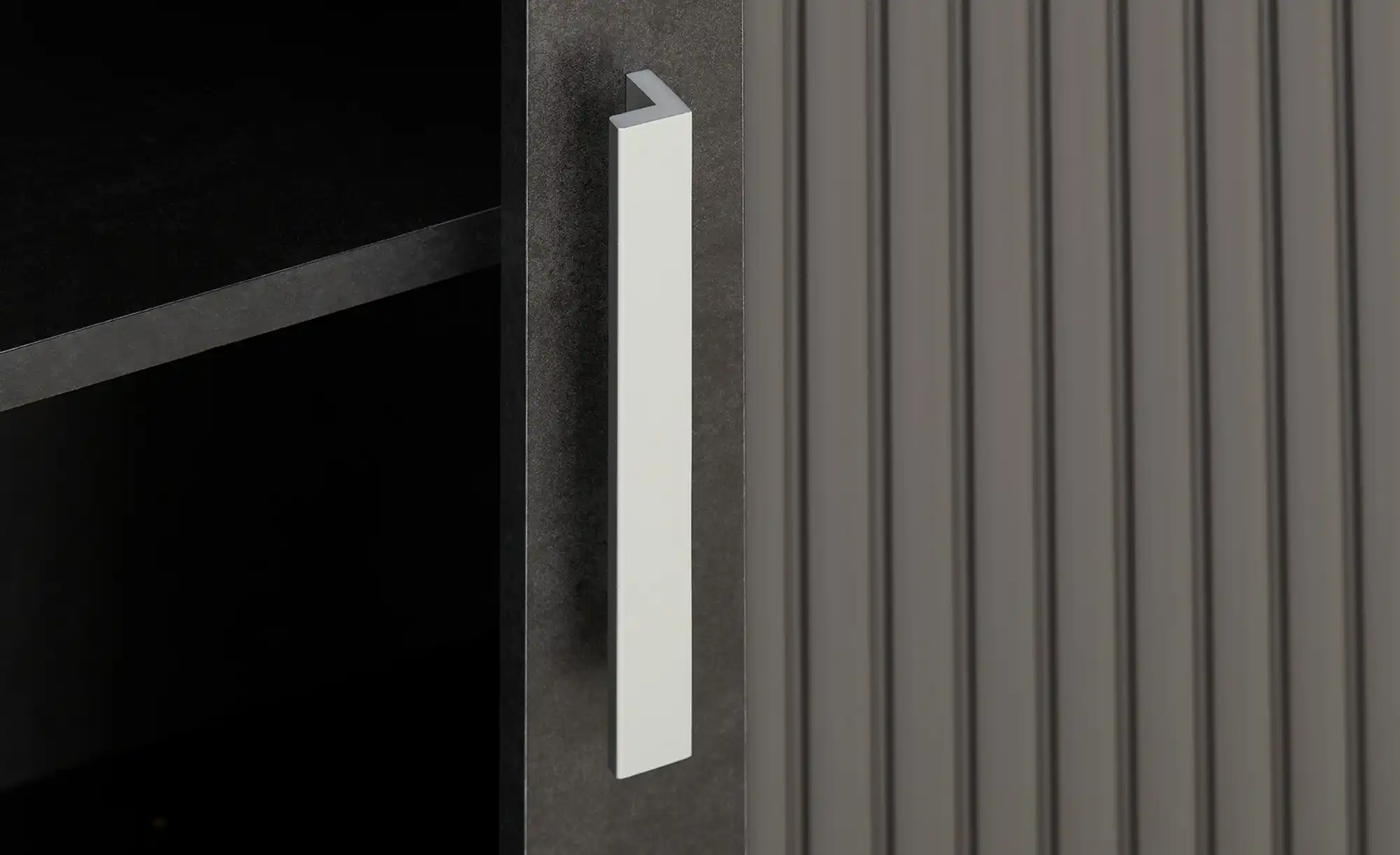 Jalousieschrank