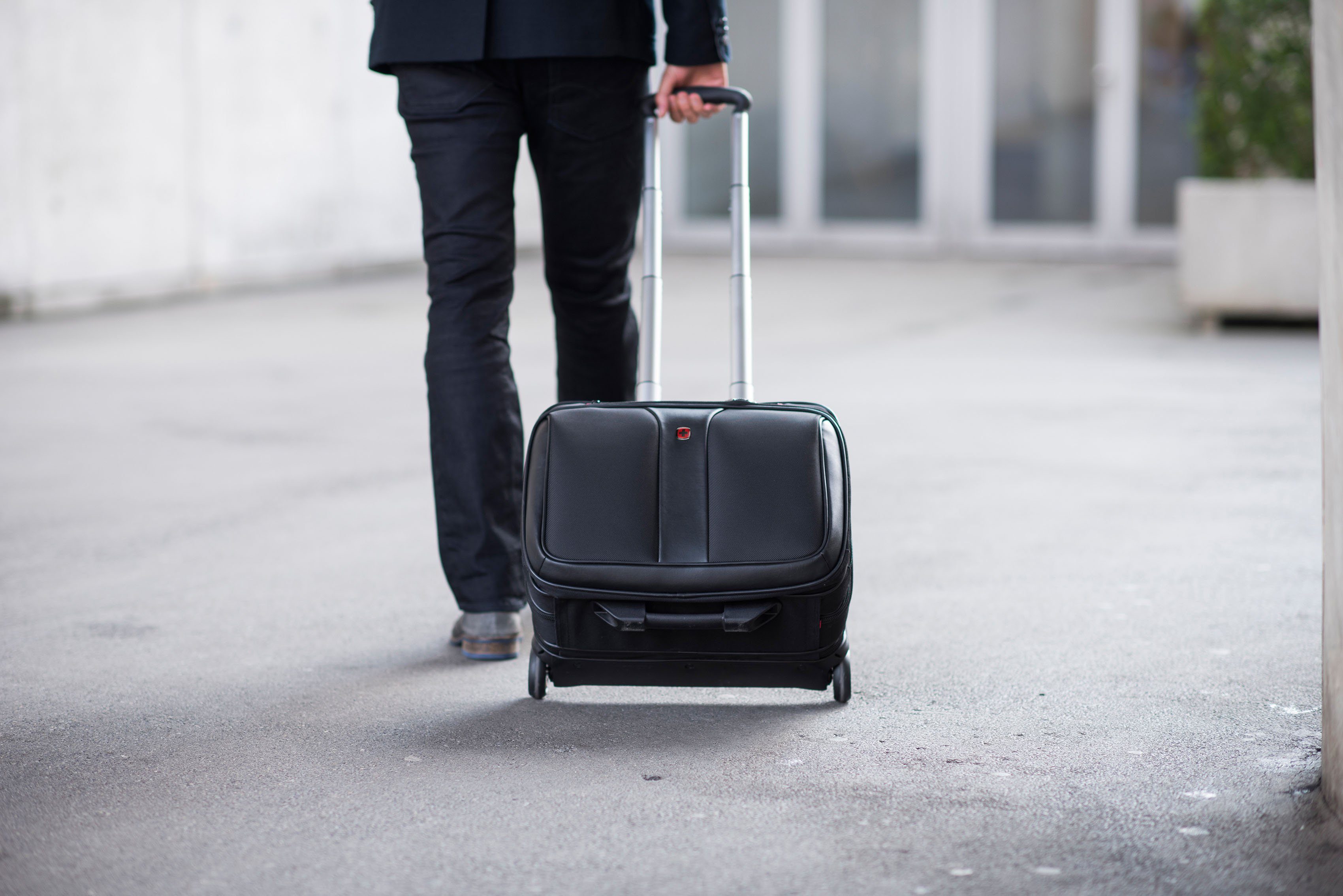 Wenger Business-Trolley Patriot II, schwarz, 2 Rollen, mit 17,3-Zoll Laptopfach & abnehmb. Tasche für Laptops bis 15,6-Zoll