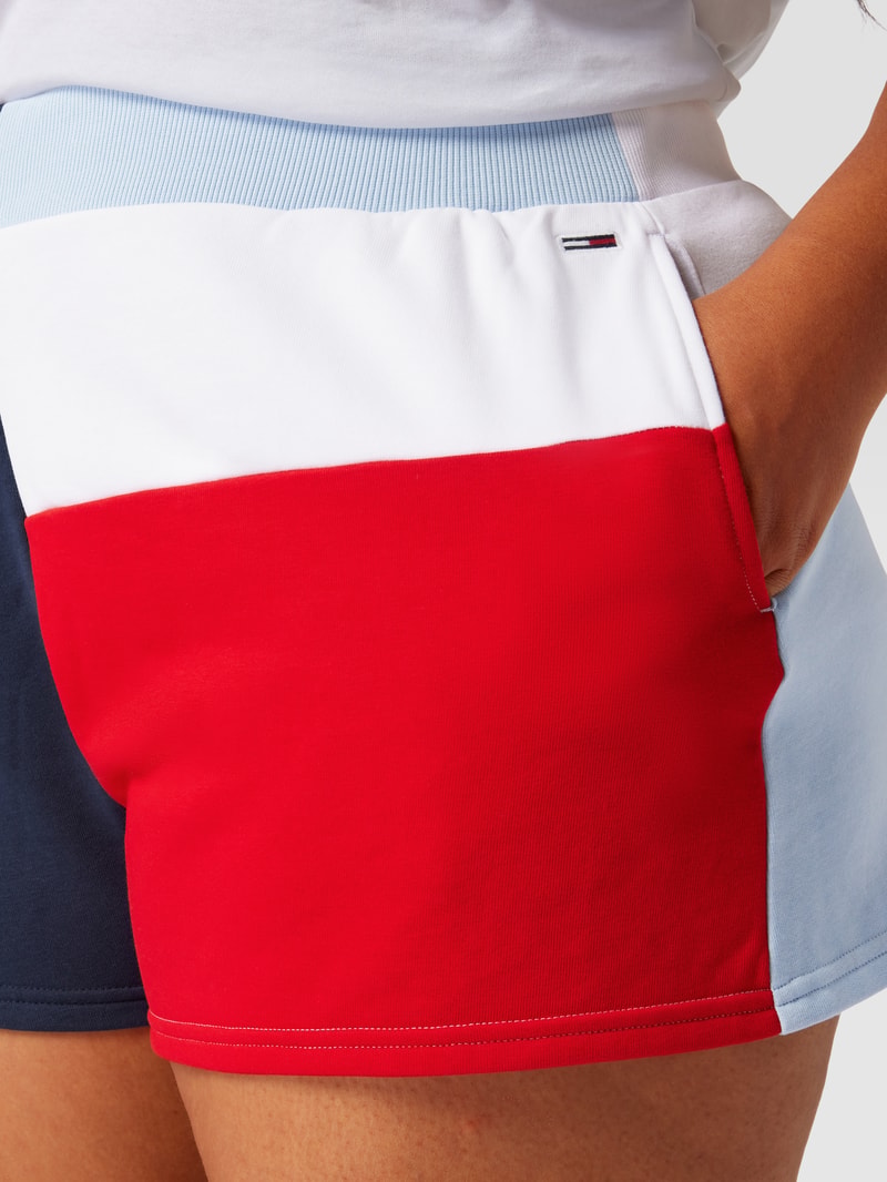 PLUS SIZE Sweatshorts im Farbblock-Design Modell 
