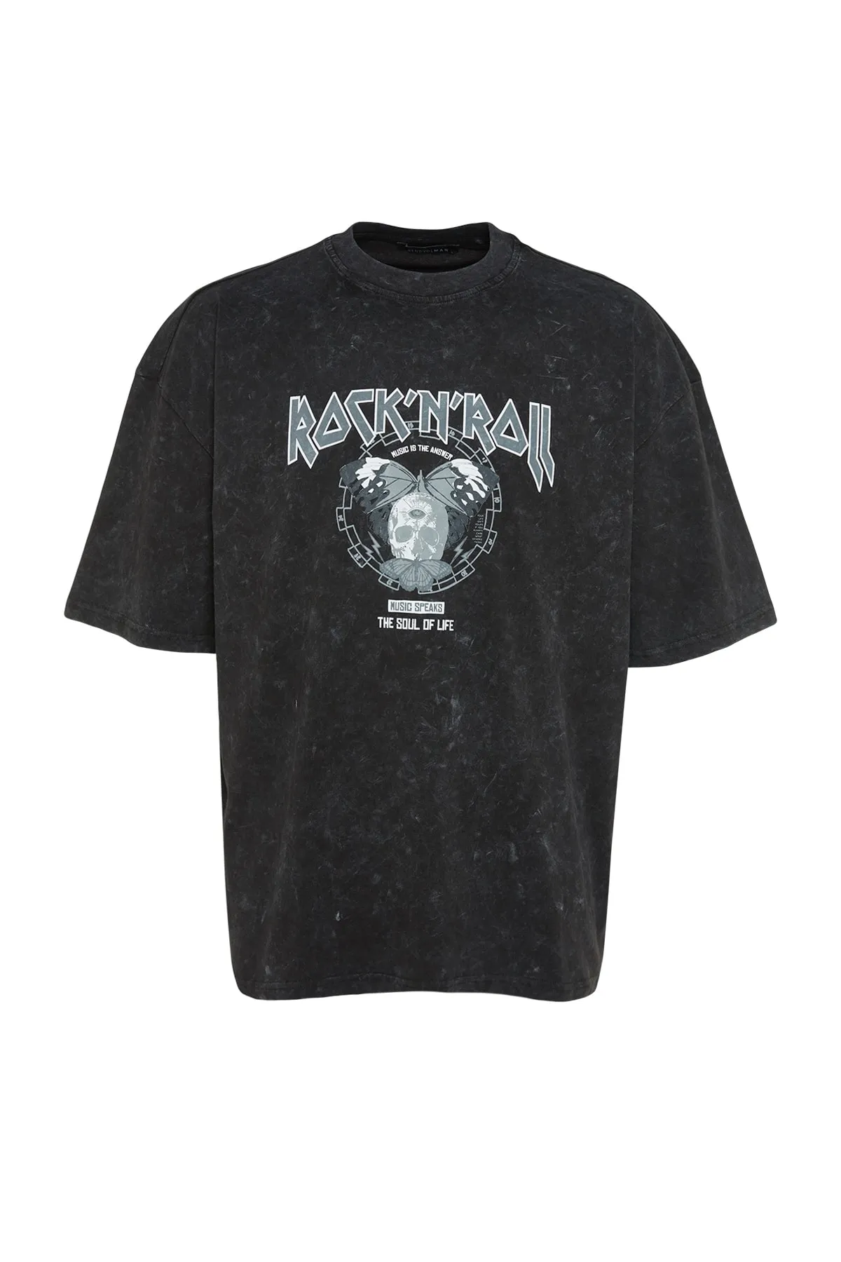 Trendyol Collection  Schwarzes, übergroßes/weites T-Shirt mit Distressed/Bellem Effekt-Rock-Print aus 100 % Baumwolle TMNSS23TS00167