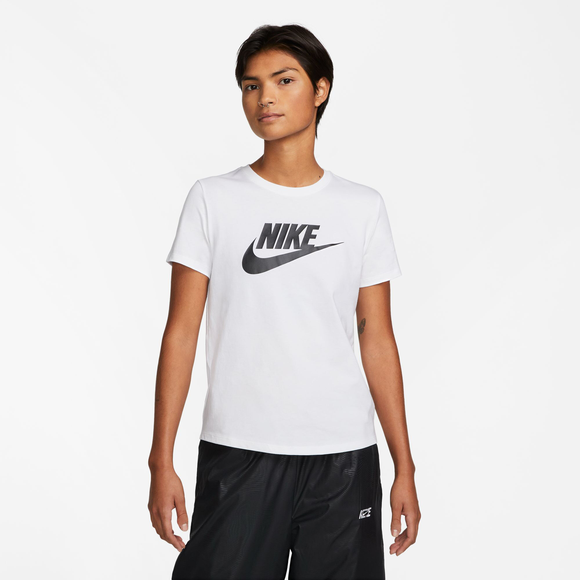 New Sportswear Essential Icon Futura T-Shirt Damen - Weiß