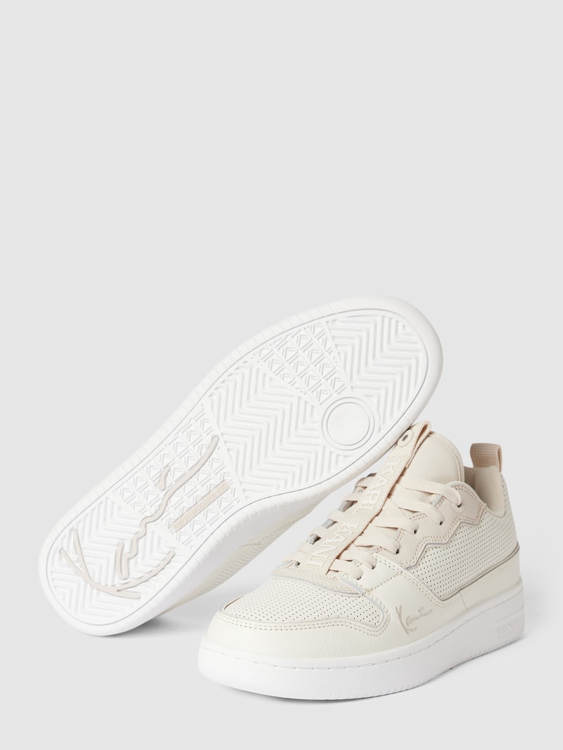 Sneaker mit Label-Stitching in beige