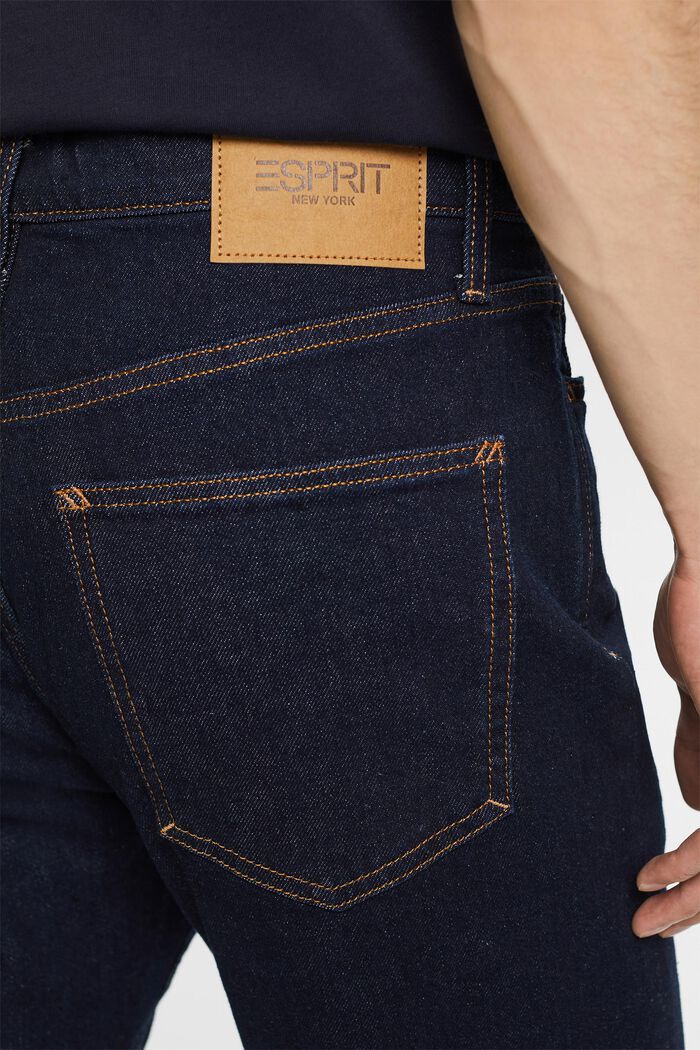 Jeans mit schmal zulaufendem Bein
