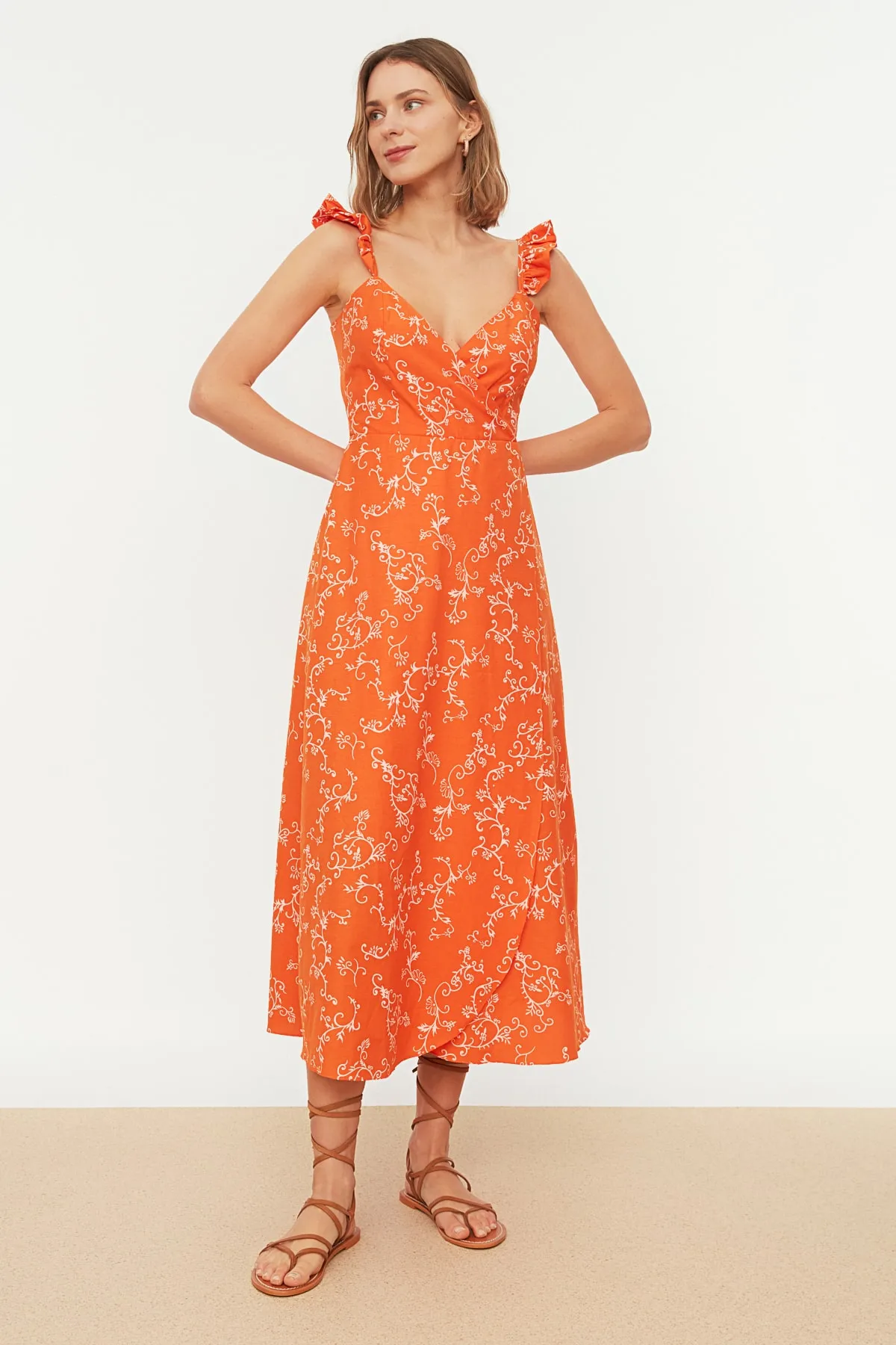 Trendyol Collection  Orangefarbenes, zweireihiges, gewebtes Kleid mit Kragen und Trägern TWOSS21EL1297