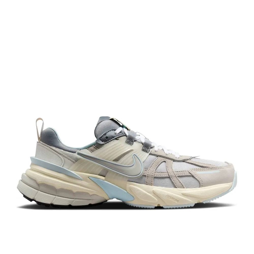Nike V2K Run FZ3596 072 / weiss