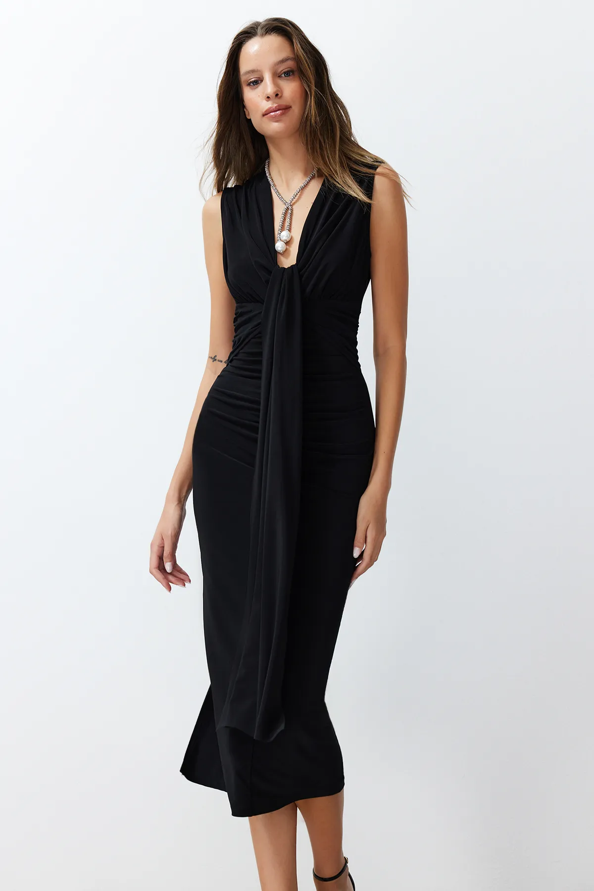 Trendyol Collection  Schwarzes drapiertes elegantes Abendkleid