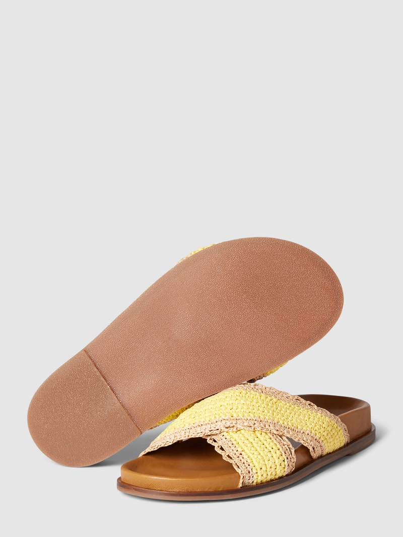 Sandalen mit Riemen in Flecht-Optik in gelb