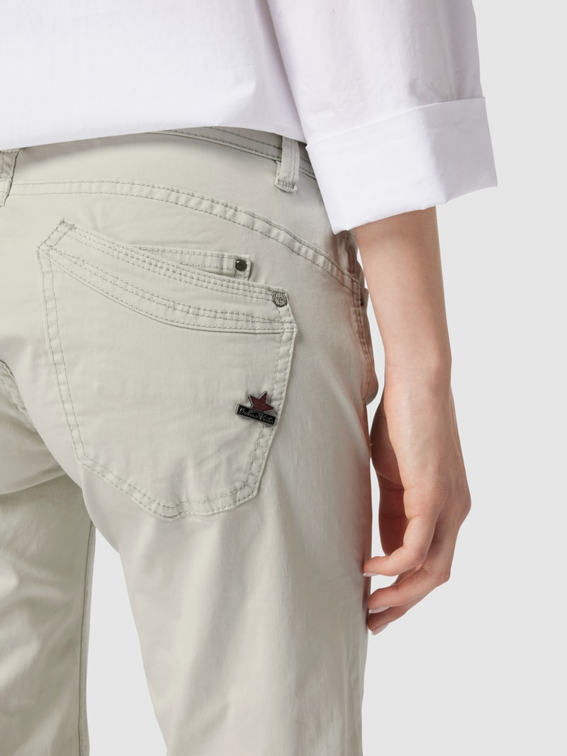 Bermudas mit Label-Details in hellgrau