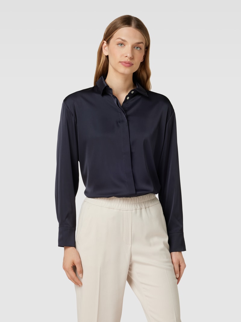 Bluse in Satin-Optik mit verdeckter Knopfleiste in marineblau