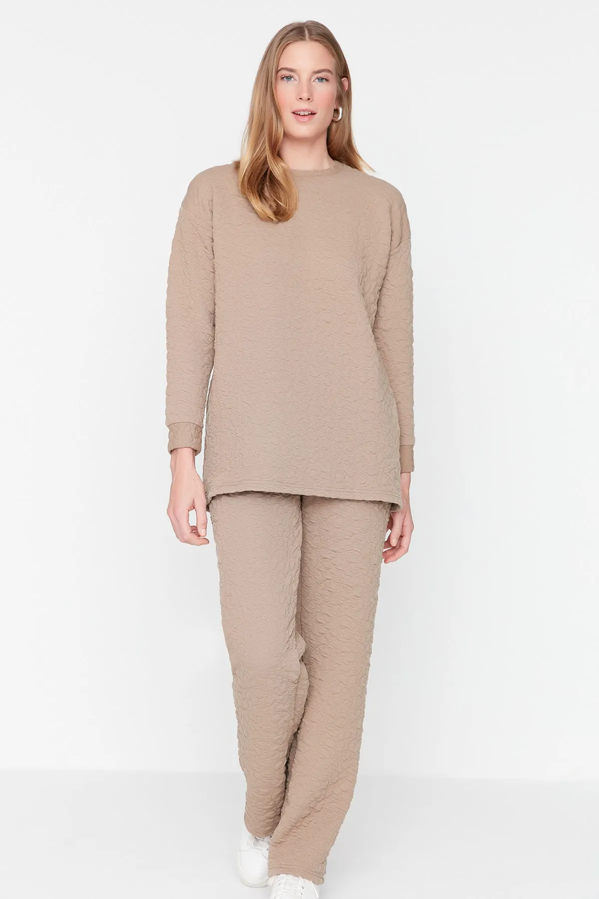 Trendyol Modest  Nerzfarbenes, gestepptes Tunika-Hosen-Strickset TCTAW23US00200