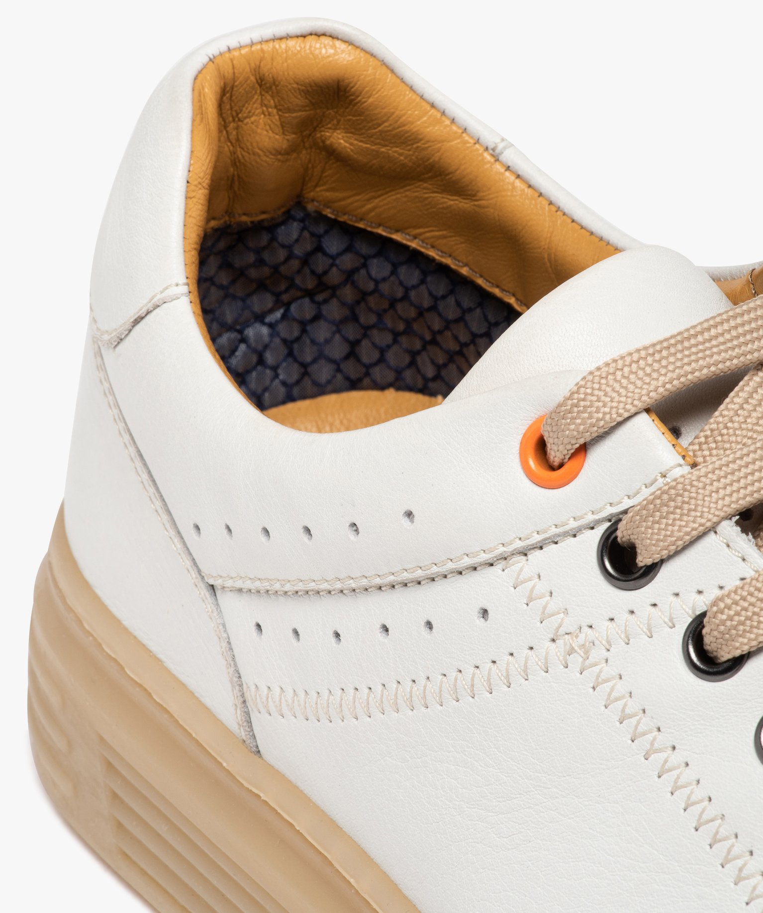 Baskets homme dessus cuir uni et lacets contrastés – Tanéo blanc | GEMO