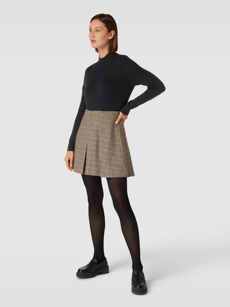Strickpullover mit Stehkragen in schwarz