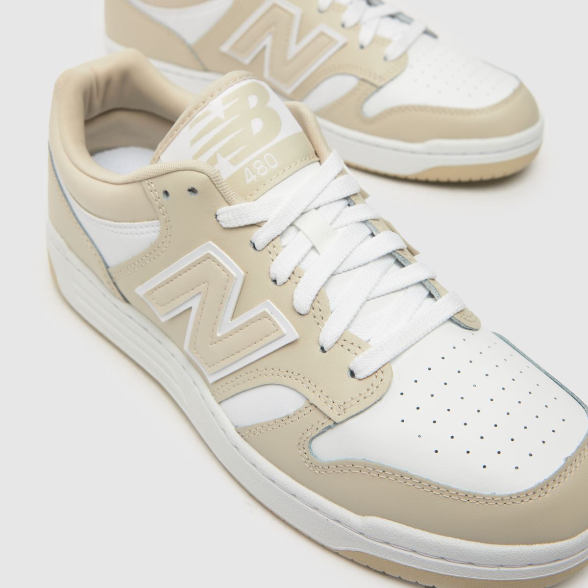 New Balance 480 träningsskor i vitt och beige