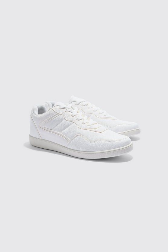 Weiße Sneaker mit klobiger Sohle