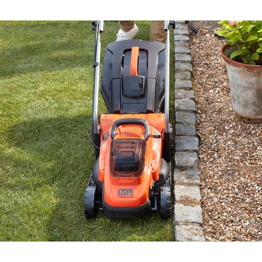 Kosiarka Black & Decker BCMW3336L2-QW 36 V 2,5 Ah i ładowarka 33 cm