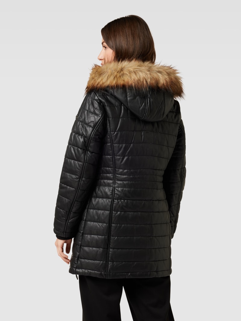 Steppjacke aus Leder in schwarz