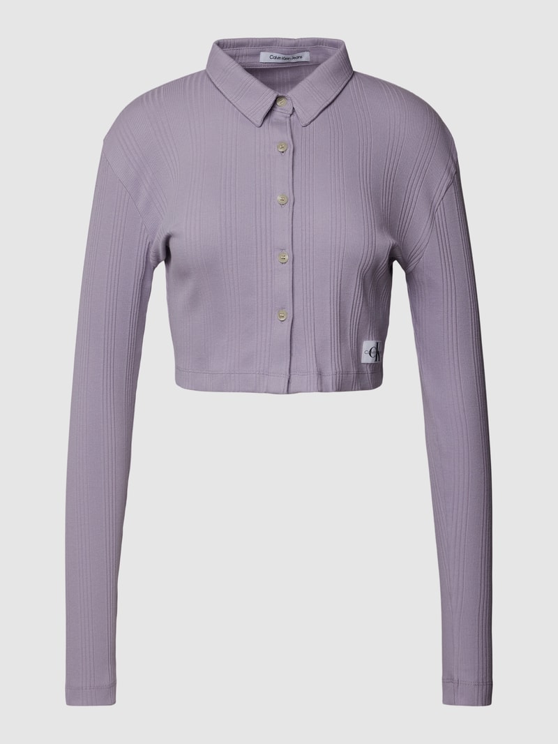 Cropped Strickjacke mit Label-Patch Modell 'BADGE ELONGATED' in lavendel