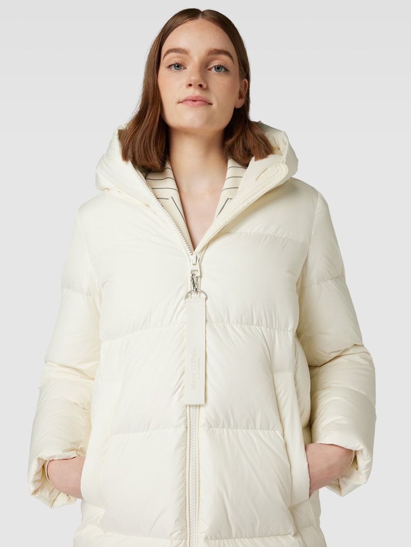 Daunenmantel mit Kapuze in offwhite