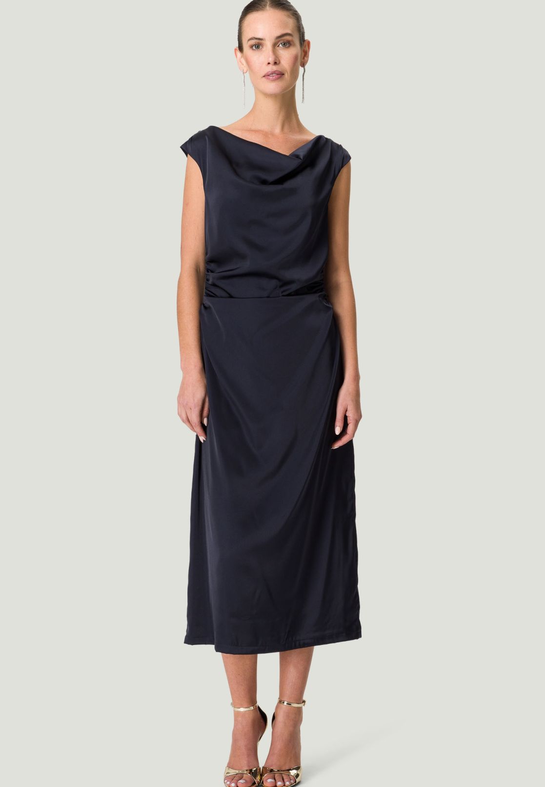 Abendkleid mit Wasserfallausschnitt