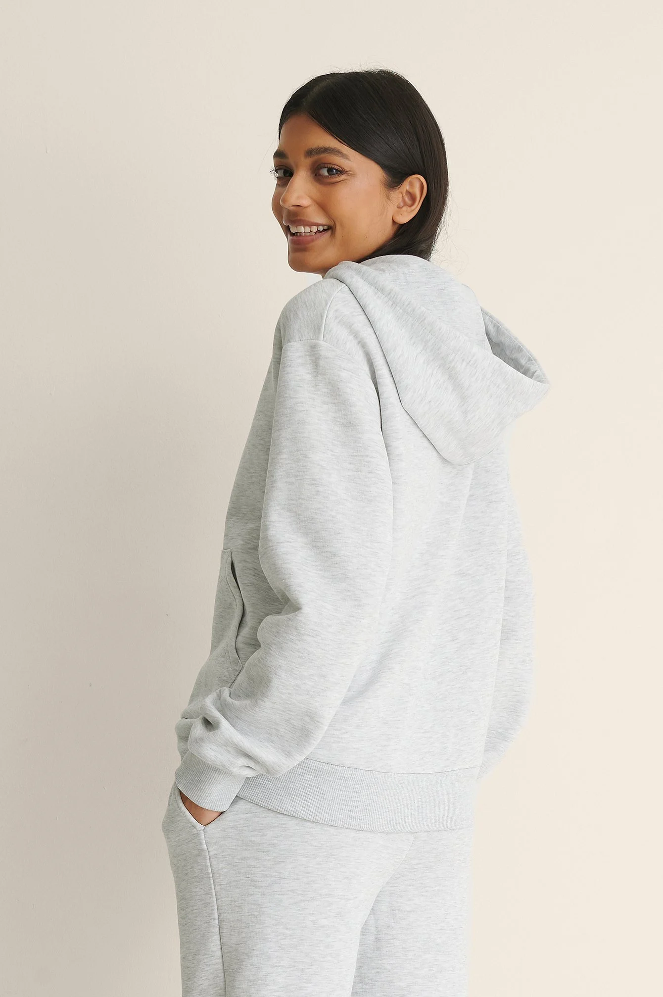 Übergroßer gebürsteter Kapuzenpullover