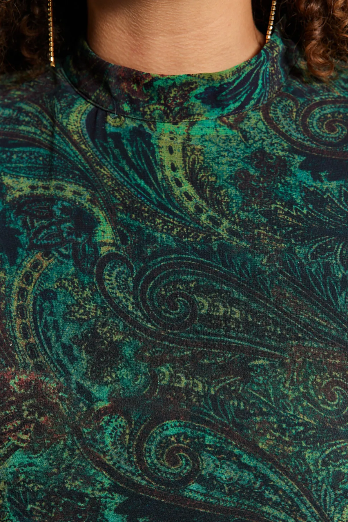 Trendyol Curve  Grünes Chiffonkleid mit Paisleymuster TBBAW24AH00028