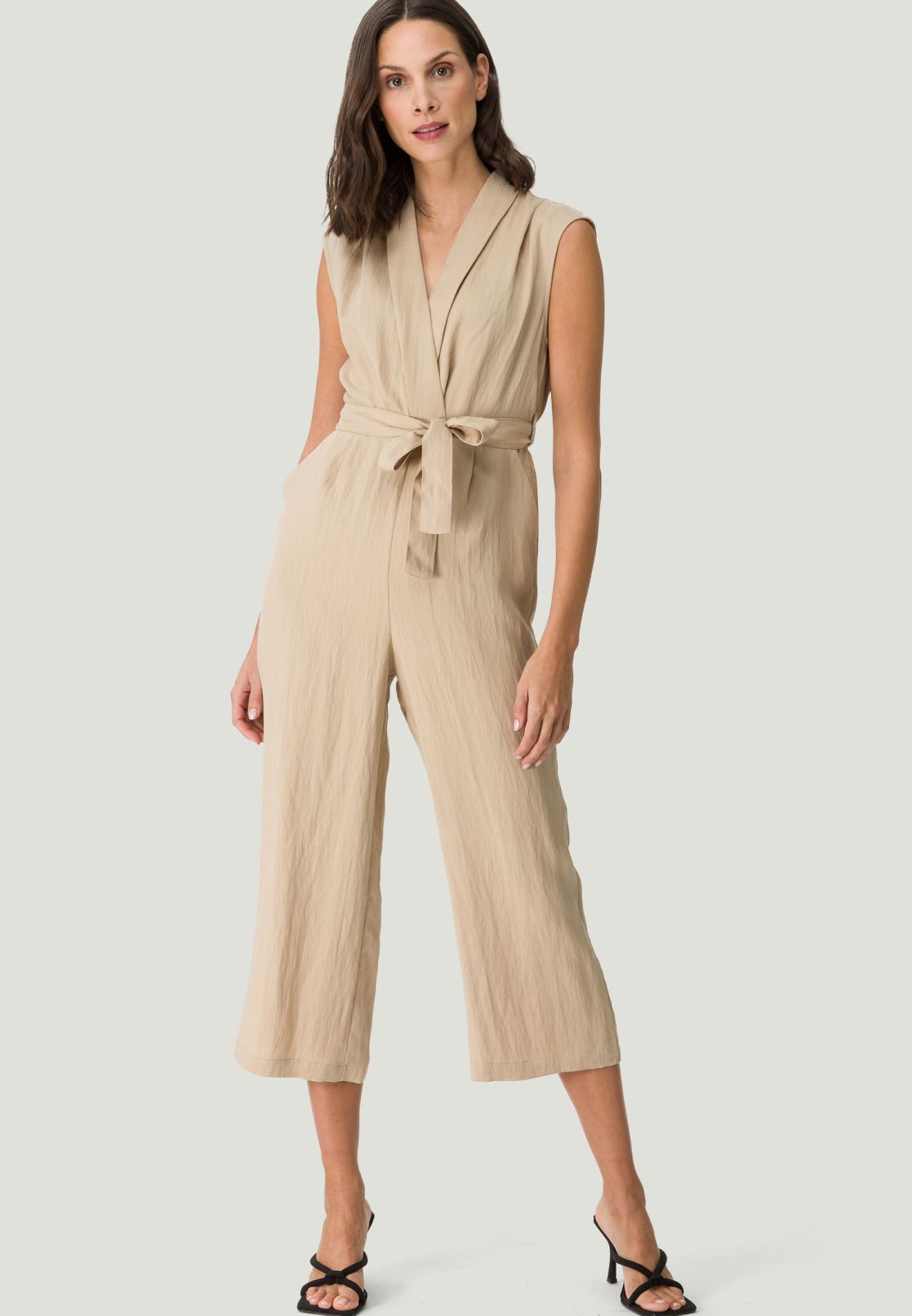 Jumpsuit mit Bindegürtel