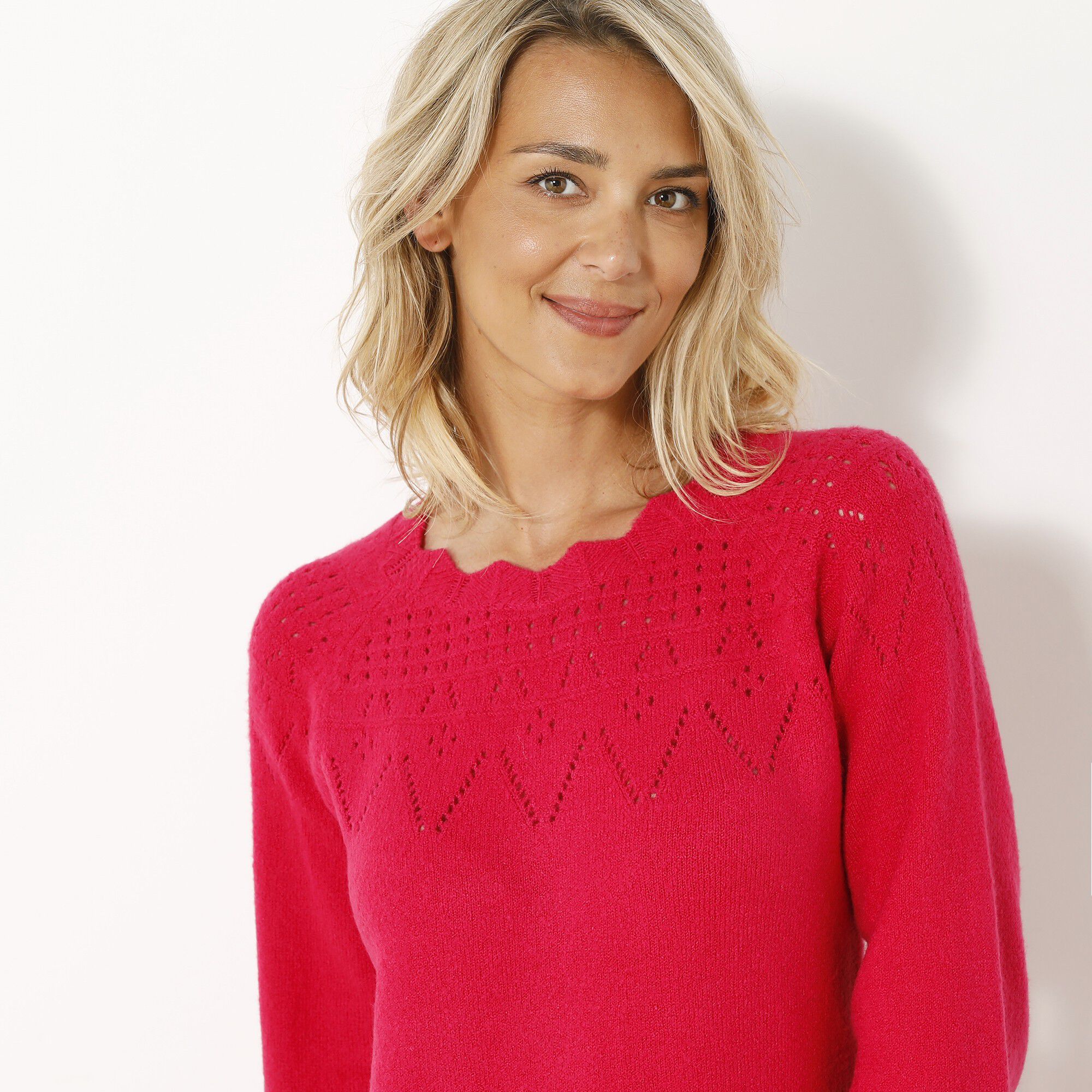 Robe pull finition écailles, maille fantaisie