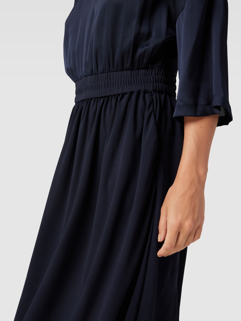 Midikleid mit Rundhalsausschnitt in marineblau